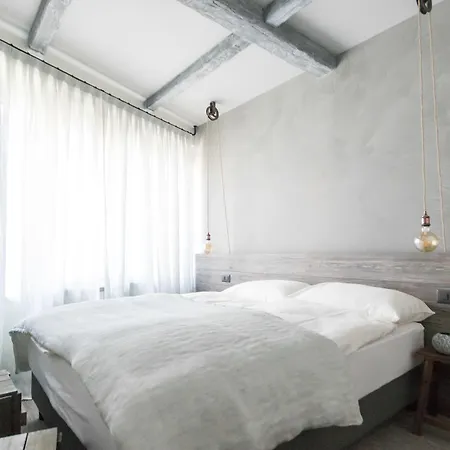 Seven Boutique Hotel