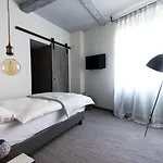 Seven Boutique מלון אסקונה